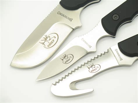 Hunting Knife Sets: Hands